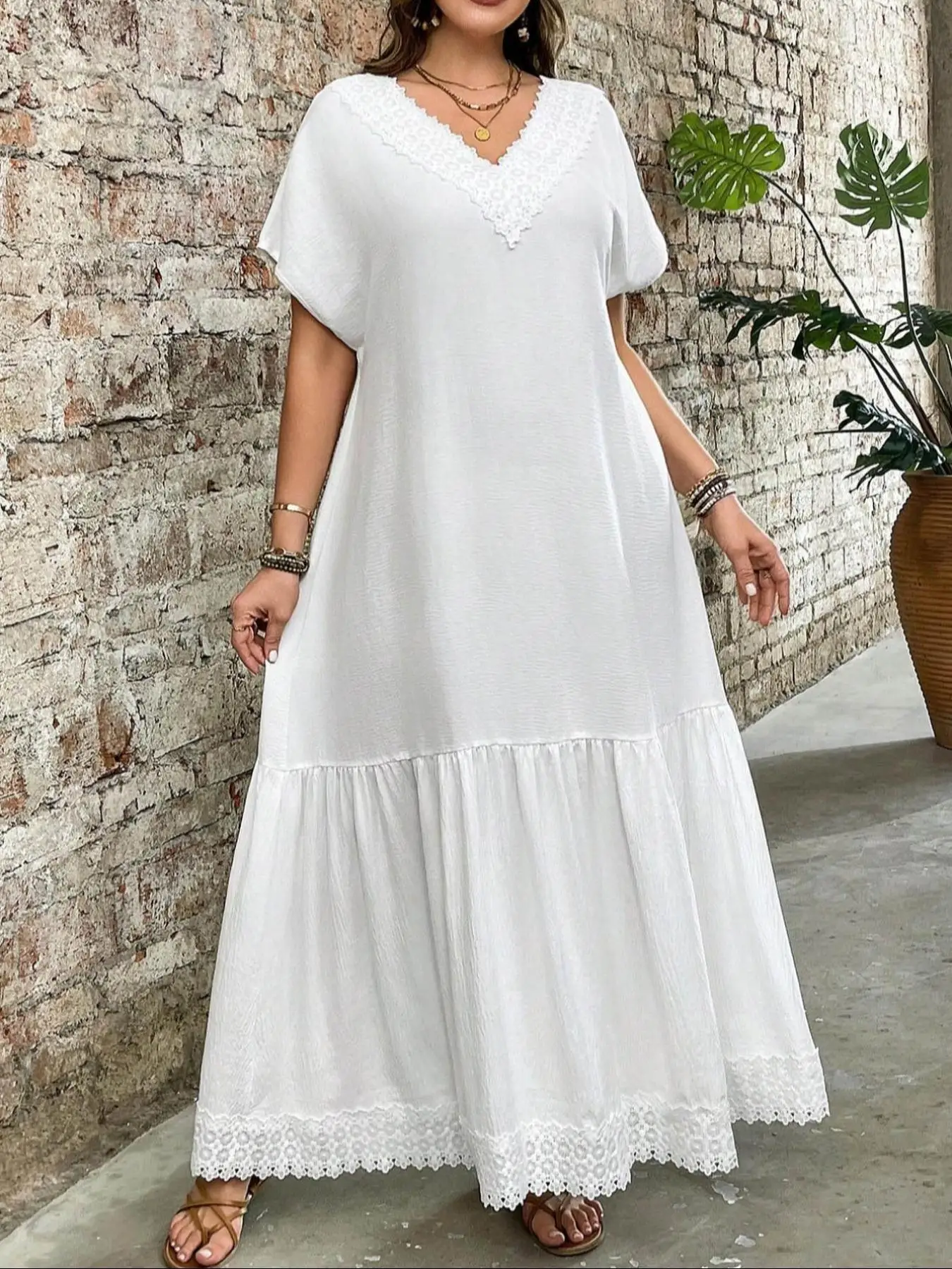 

【Plus Size】 Floral Lace Trim Round Neck Dress, Casual Short Sleeve Maxi Dress for Daily Wear, Women's Plus Clothing for Summer