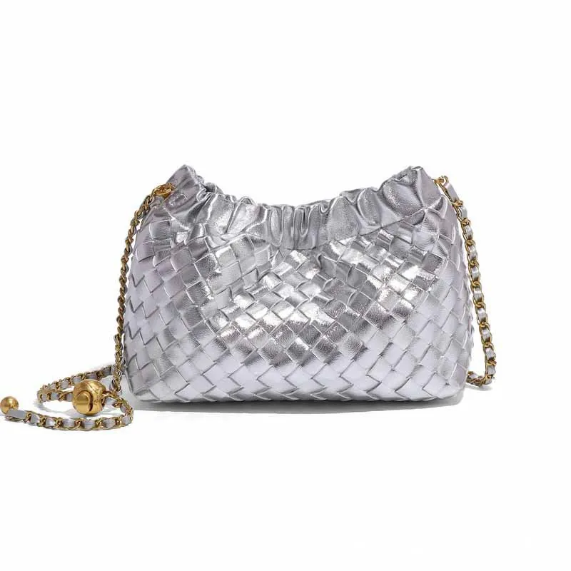 Bolso tejido a mano 2026, bolso nube, cadena pequeña, bolso bandolera, bolso de hombro versátil de lujo ligero para mujer, a la moda