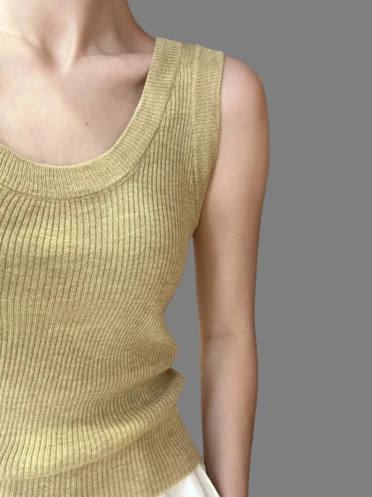 Quality Knitted Thin U-Neck Vest Top Yellow Linen Feel Outerwear 2026 New Wide Shoulder Strap Base Shirt Casual Commute Style