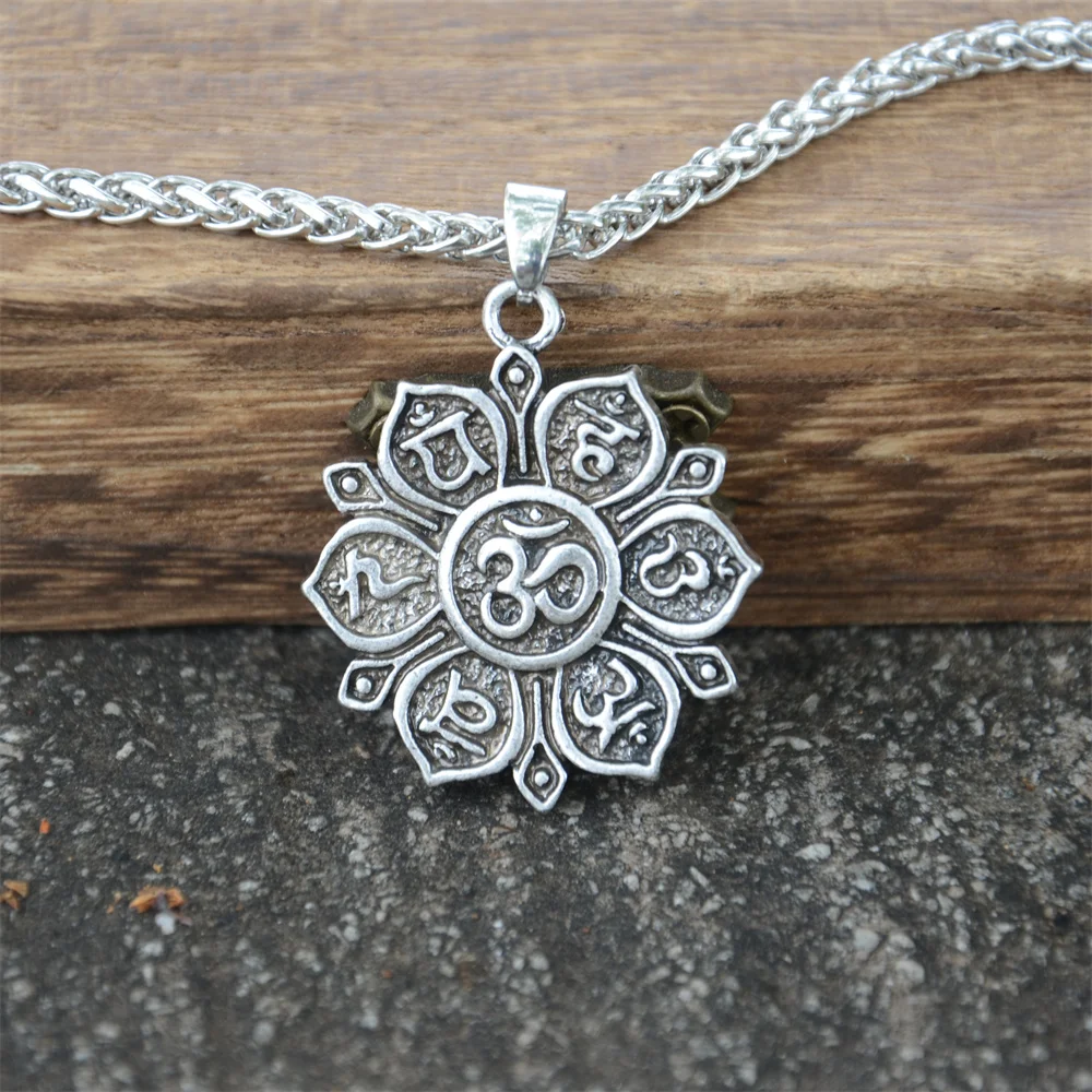 OHM OM AUM Joga Kwiat lotosu Budda Naszyjnik dla kobiet Religijna biżuteria Buddyzm Mandala