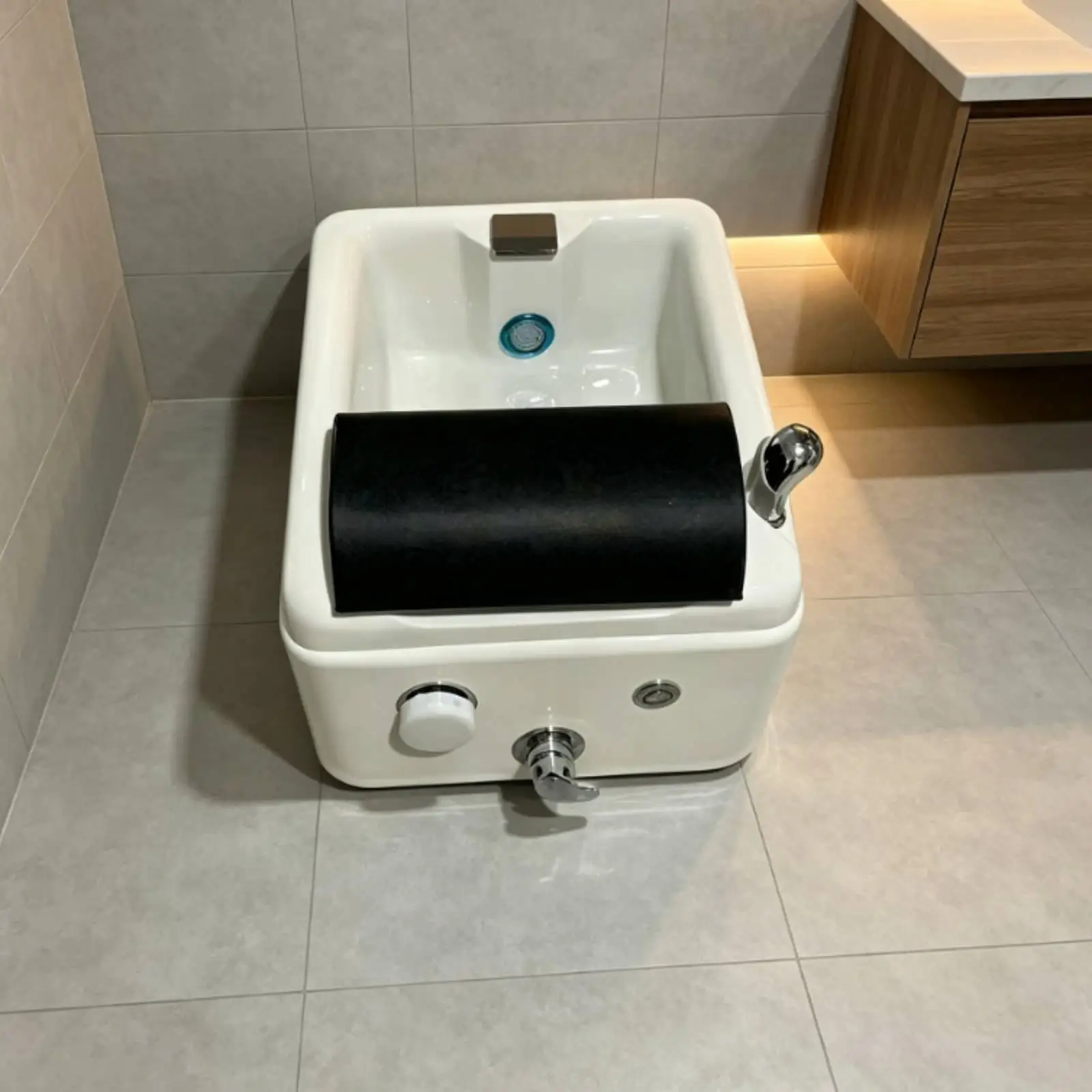 Foot Bath Basin with Footrest Built-in Acrylic Pedicure Tub Ergonomic Footbath Spa Tub for Pedicurists, Salon Owners, Nail