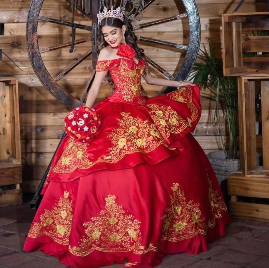 

Красные Роскошные мексиканские платья с надписью «Charro Quinceanera», с открытыми плечами, с золотой вышивкой, корсет с аппликацией, платья 15 лет 2024