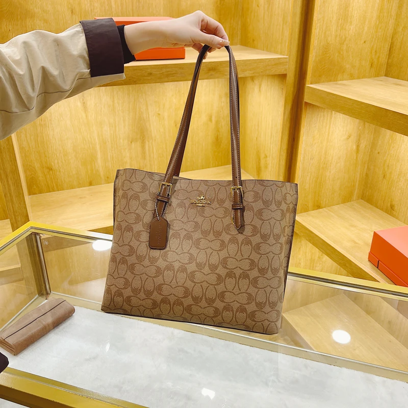 

Fashionable Crossbody Diaper Bag High-End Leather Classic Designer Paris Casual Simple Vintage Style with Multiple Pockets