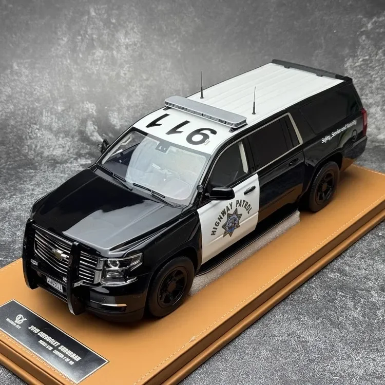 GOC 1/18 For Chevy Suburban Tahoe LTZ SUV 2015 Diecast Model Car Gifts Hobby Display Collection Ornaments