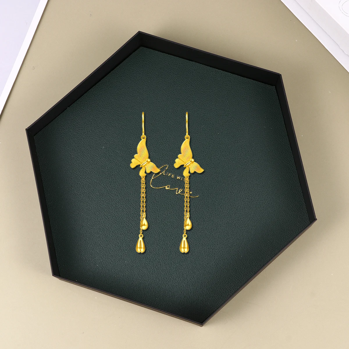 

Small Green Hexagonal Iron Jewelry Dish Decorative Trinket Tray Organizer for Rings Earrings Bracelet Keys Stylish Jewelry