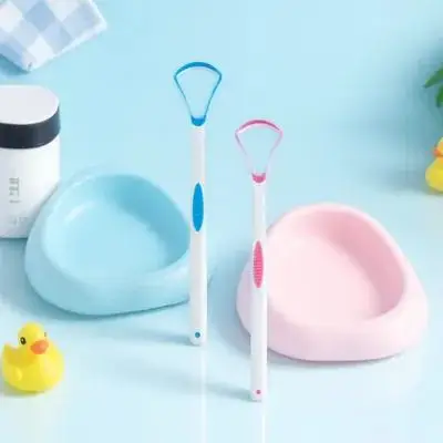2개입 양면 혀 클리너는 더 신선한 호흡을 위한 박테리아와 코팅을 제거합니다. 데일리 툴 키트
