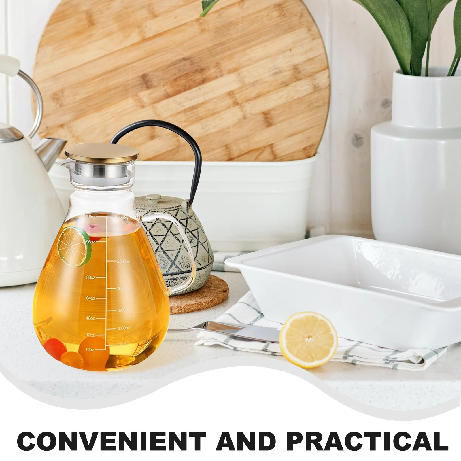 

Large Capacity Glass Pitcher with Scale Cold Water Jug Elegant Design for Home Kitchen and Party Use Glass Pitcher with Lid