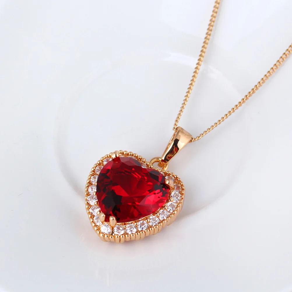 

Large Red Zircon Women Heart Shape Necklace Simple Elegant Neck Decor Lightweight Comfortable Fashion Jewelry Gift