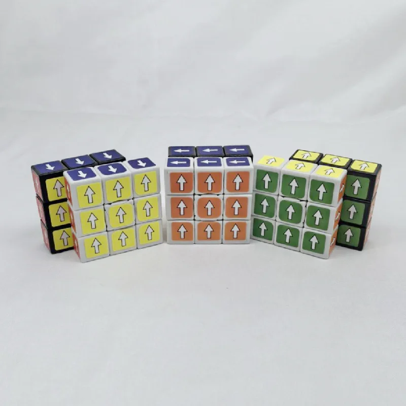 غير النظامية على شكل السهم مكعب 133 السهم لغز مكعب 1X3X3 السهم كوبو ستة ألوان ملصق خلفية سوداء ماجيك كوبو تململ لعبة هدية