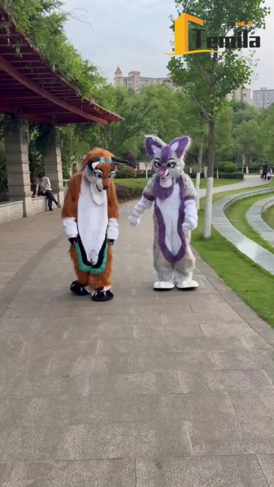 BEAST KINGDOM Furry Fox Dog Wolf Mascot Costume 155-185cm