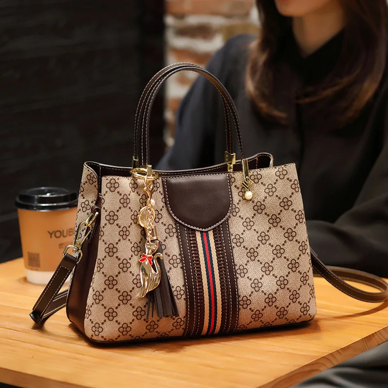 Luxury Elegant Designer Diaper Bag Women Fashionable Leather Tote Large Capacity Stylish Crossbody Shoulder Bag For Ladies