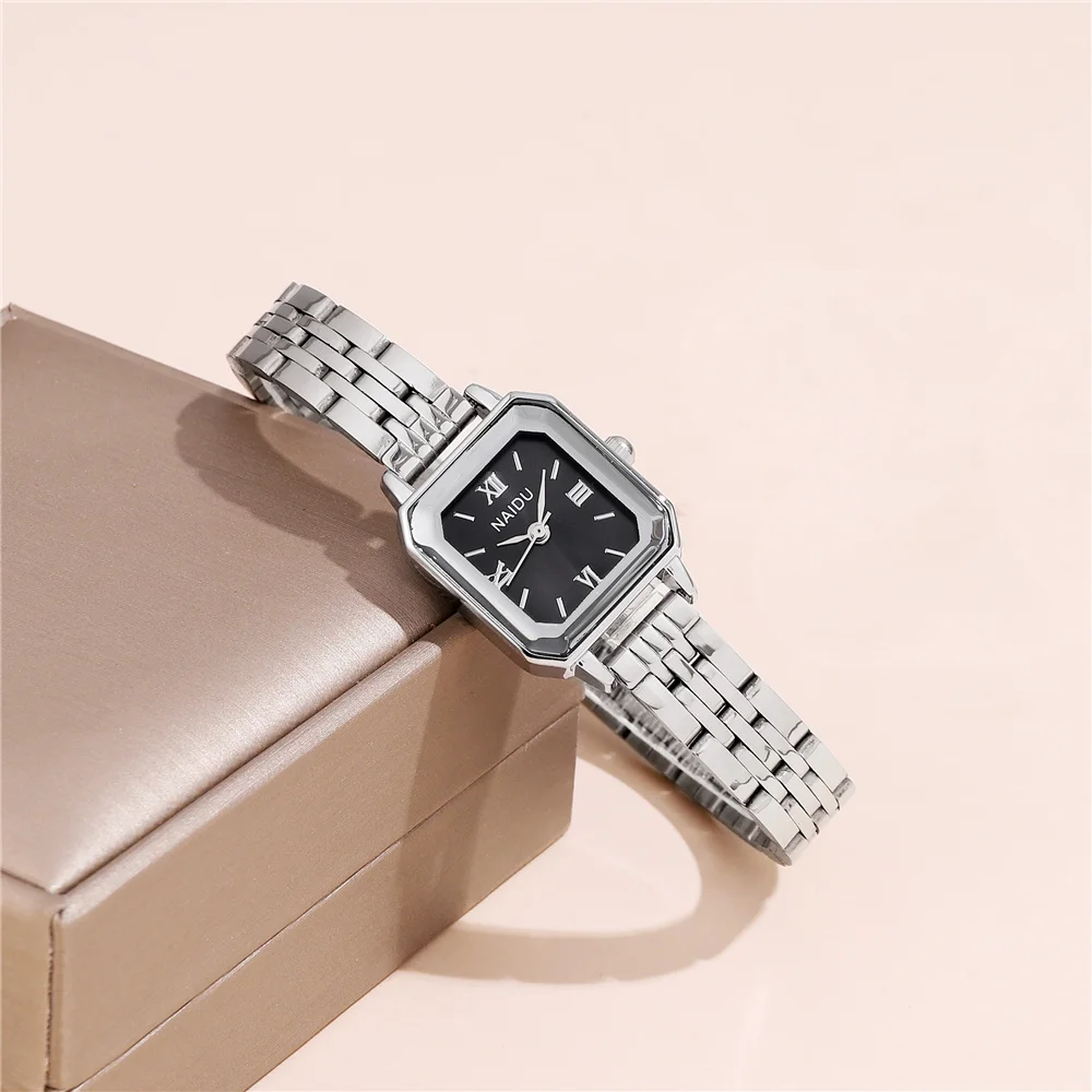 trendy women small dial quartz steel watch