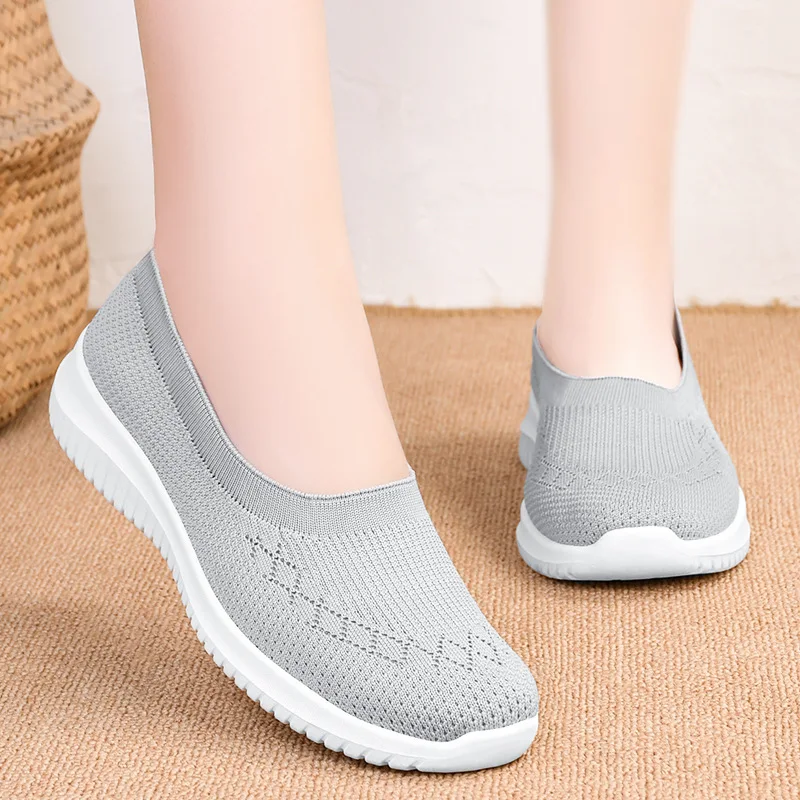 2024 New Breathable Knitted Women's Shoes with Soft Bottom, Large Mesh Shoes, Soft Bottom, Lightweight Hiking Casual Mom's Shoes