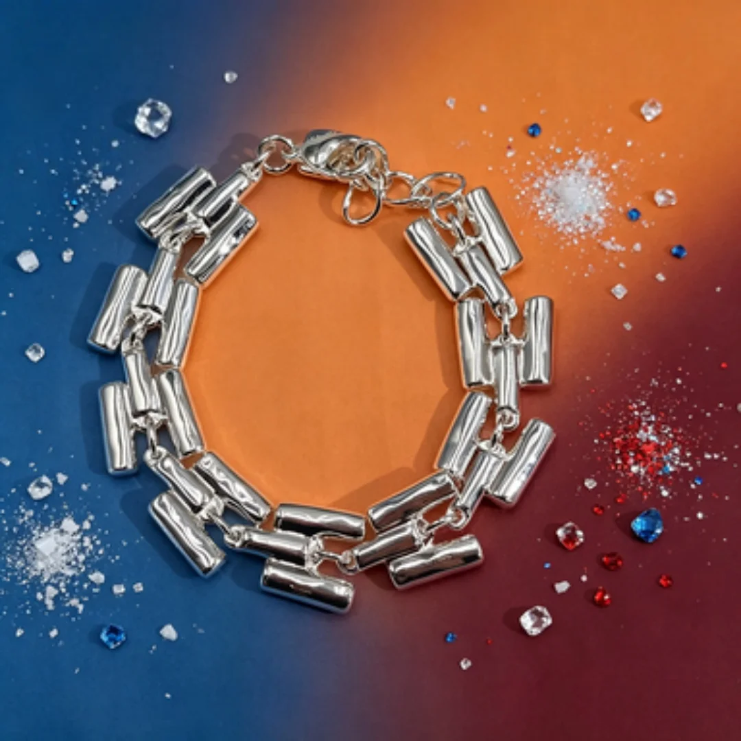 

2026 summer best-selling daily commuting outfit item, niche design bracelet