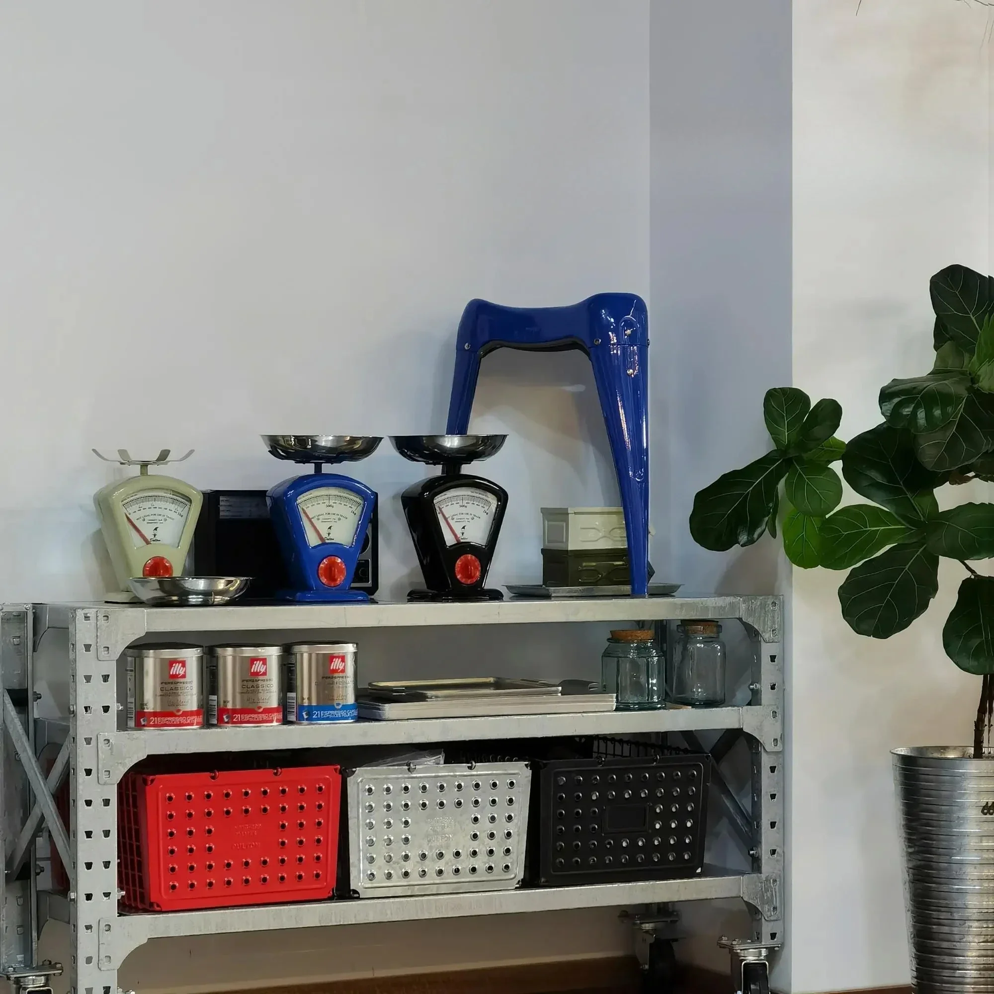 Industrial Style Metal Galvanized Display Rack with Casters Double Deck and Multi-Layer Storage Display Rack
