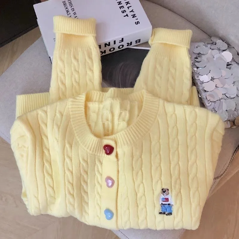 Neue Herbst Winter Bestickte Süße Strickjacke frauen Neue Schlanke Weiche Wachsartige Pullover Mantel Weibliche Lose Pullover Dame Tops