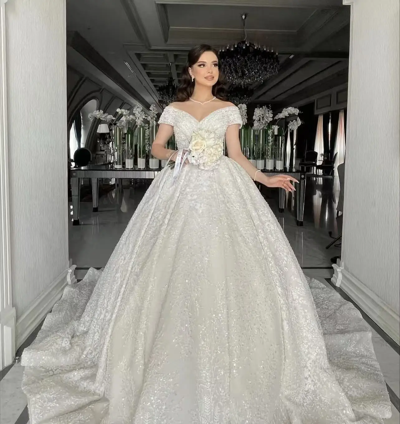 

customize Sparkly Princess Wedding Dresses Ball Gown Sweetheart Off Shoulder Beaded Bride Dresses Sequins vestido de novi