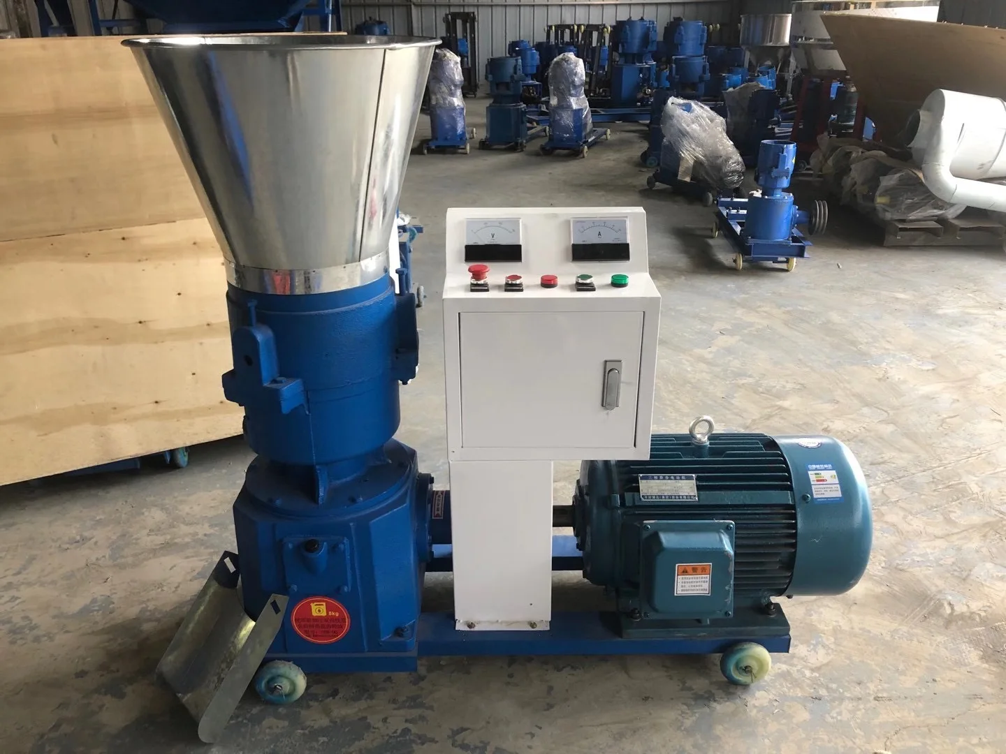 Máquina para fabricar pellets de alimentación de troquel plano