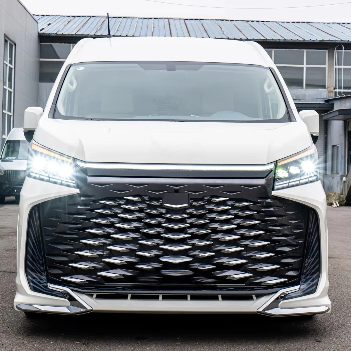 High Performance and Price Luxurious Conversion Front Rear Lights Bumpers Body Kit Bodykit for Hiace 2018-2023.