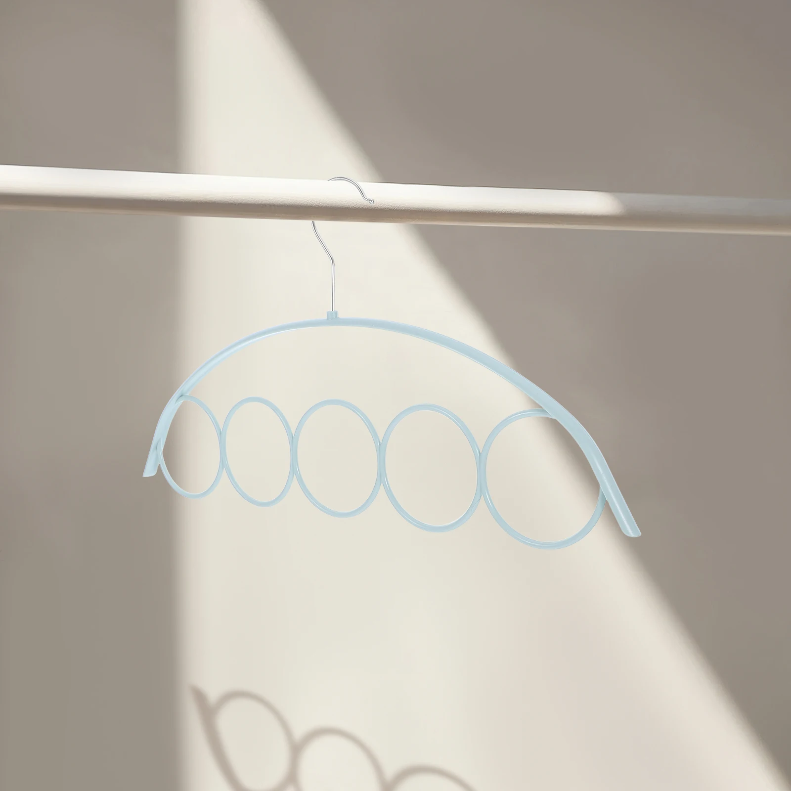 

4Pcs Closet Organizer Scarf Hangers 5-Ring Plastic Metal Belt Holder Anti-Slip Clothes Sweaters Pants Handbags Storage