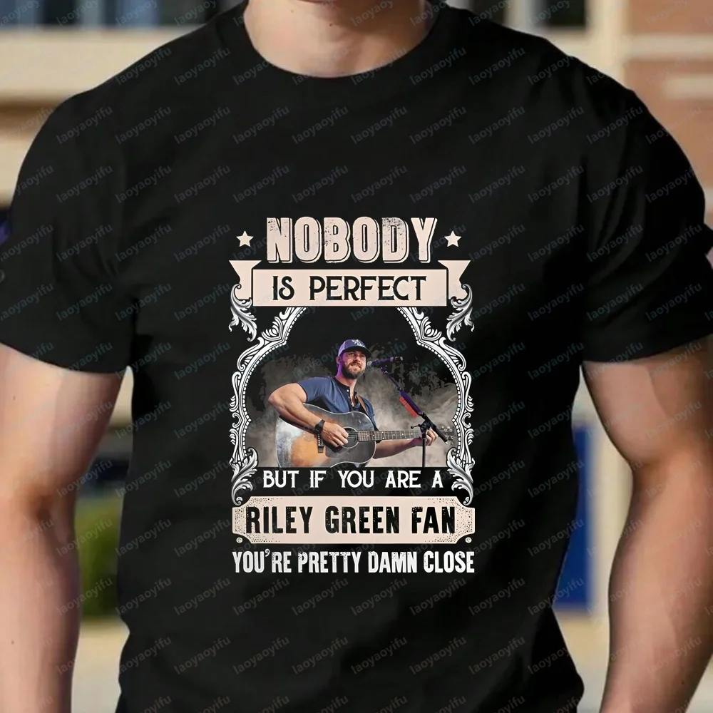 New Items: Tops and T-shirts. Riley Green Printed Short-sleeved Shirts Suitable for Both Men and Women. Comfortable T-shirts.