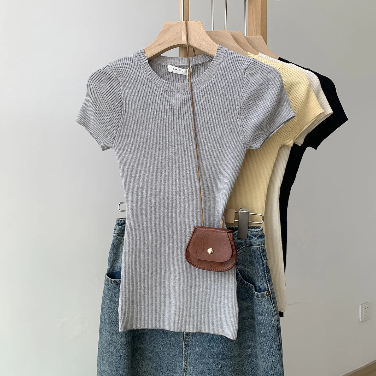 

Suseyiku Spring Summer 2026 Women's Slim Fit round Neck Knitted Base Shirt Casual Versatile Color T-Shirt Comfortable E...