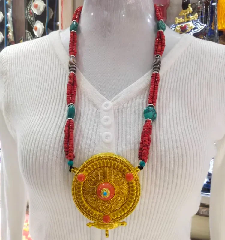 

Chinese Tibetan Nibel Gold Plated Gawu Box Necklace Dance Performance Tibetan Costume Accessories