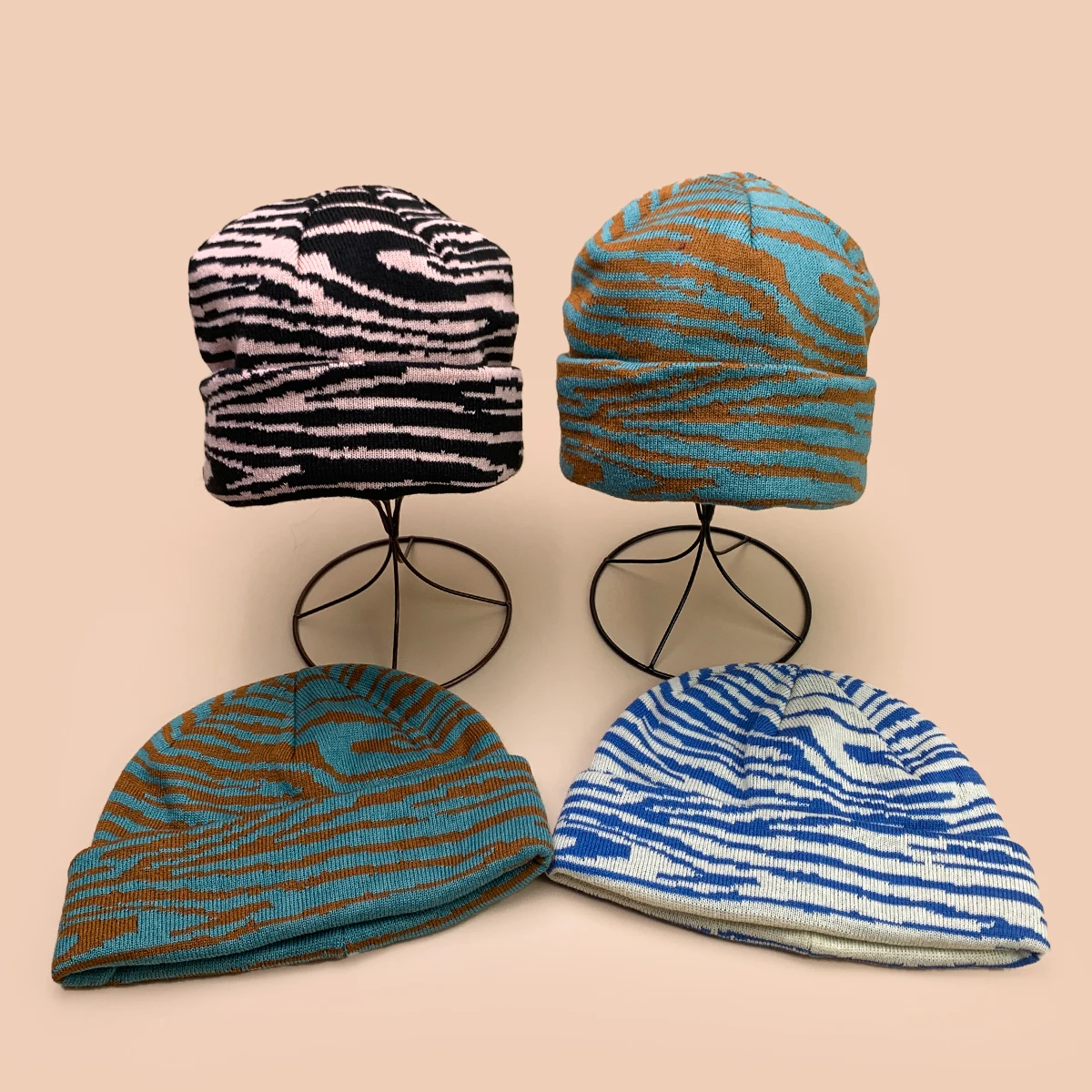 

Korean Color Block Irregular Stripes Knitted Hats New Men Women Warm Personal Fashion Street Simple Versatile Casual ins Beanies