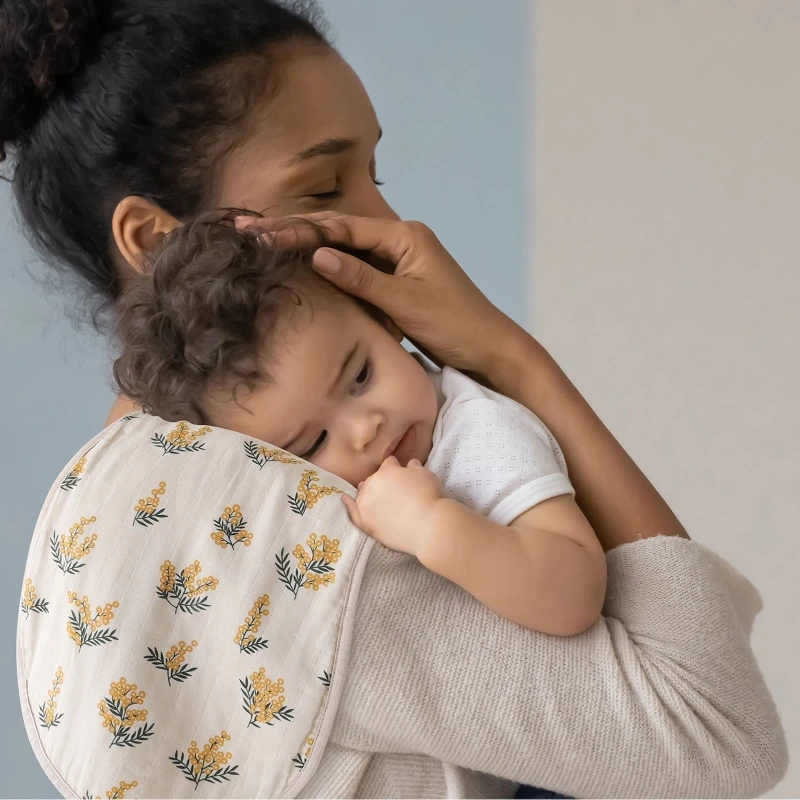 Bavoirs en gaze de coton pur pour bébés, bavettes à quatre couches, respirantes, en tissu à fleurs pour nouveau-né, absorbant, Bandana doux,