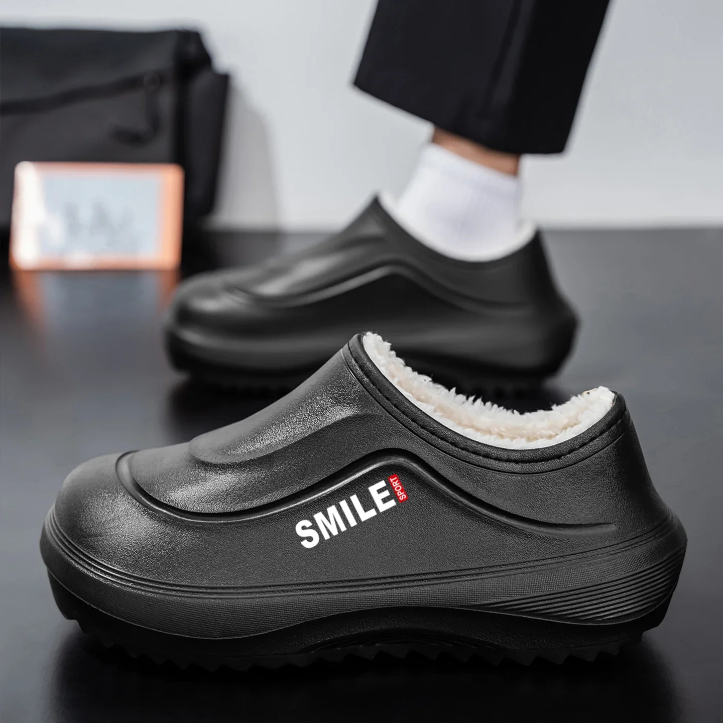 

Мужские хлопковые тапочки, зимняя уличная одежда, черная теплая нескользящая водонепроницаемая обувь на флисовой подкладке с закрытым носком для домашнего использования для мужчин