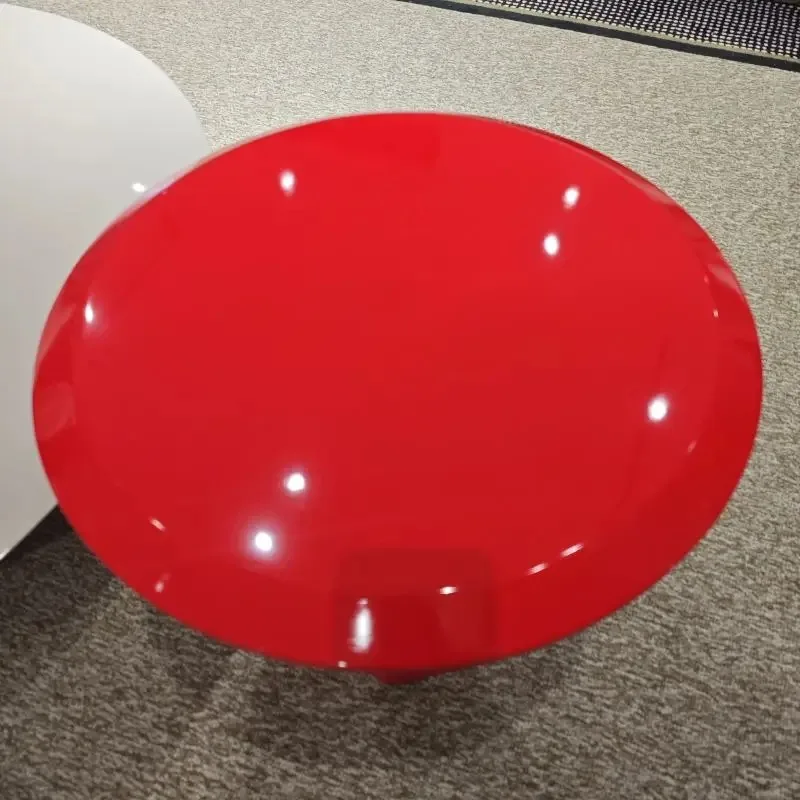 غرفة معيشة بأسلوب بسيط، طاولة مستديرة، طاولة جانبية للقهوة، غرفة فندق عائلية #4