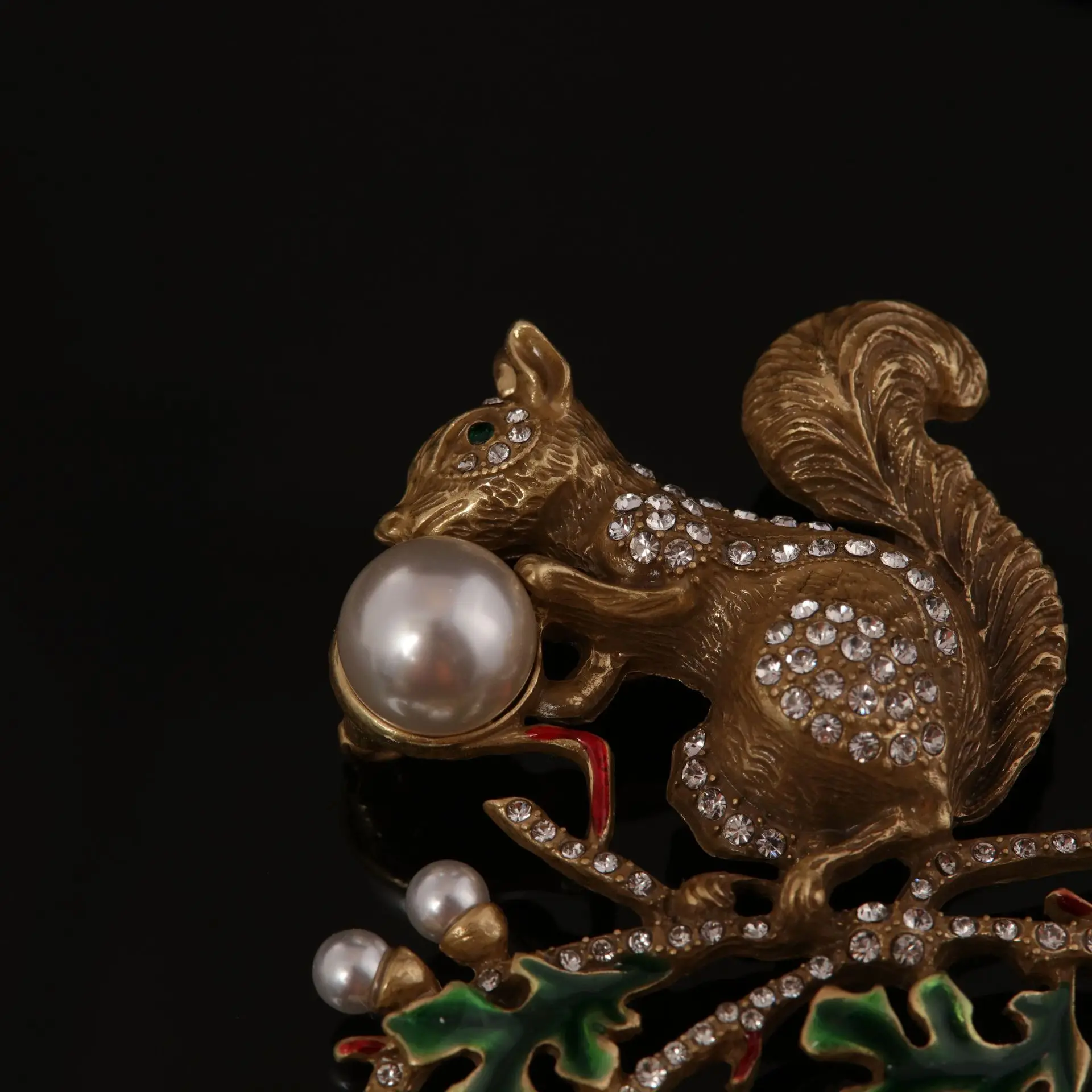 Squirrel Enamel Brooch Copper Alloy Vintage Retro Elegant Animal Jewelry Clothing Accessories Birthday Christmas Gifts for Women