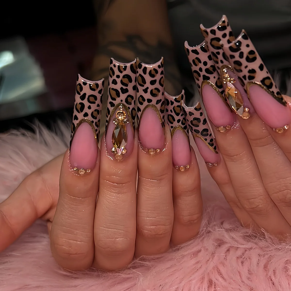 24 pçs rosa imprensa em unhas diamante cobertura completa dicas de unhas design flor longo quadrado bonito arco unhas falsas acabado caixão unhas falsas