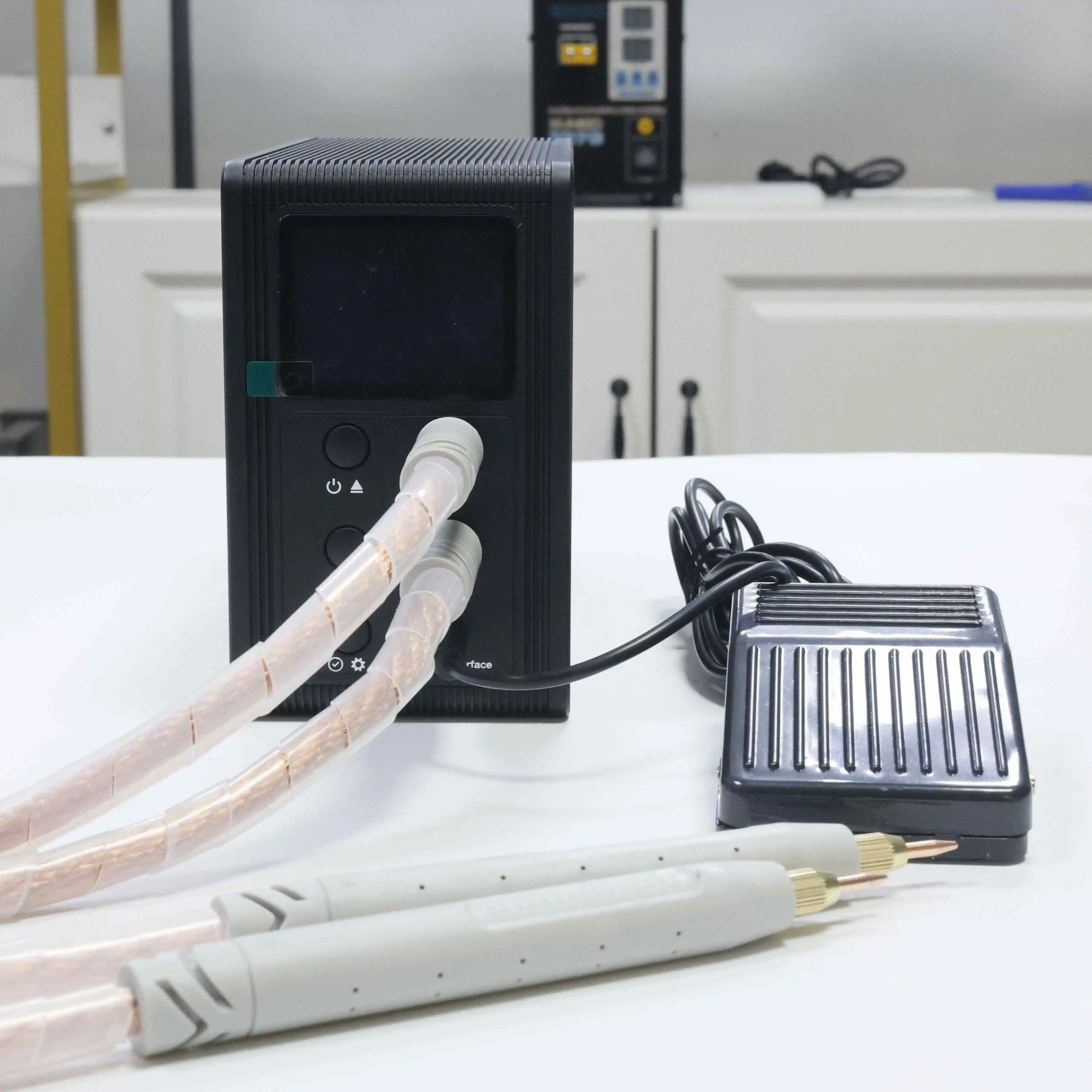 

AWithZ P30C Lithium battery spot welding machine for Mobile Phone Maintenance Farad Capacitor Battery Repair