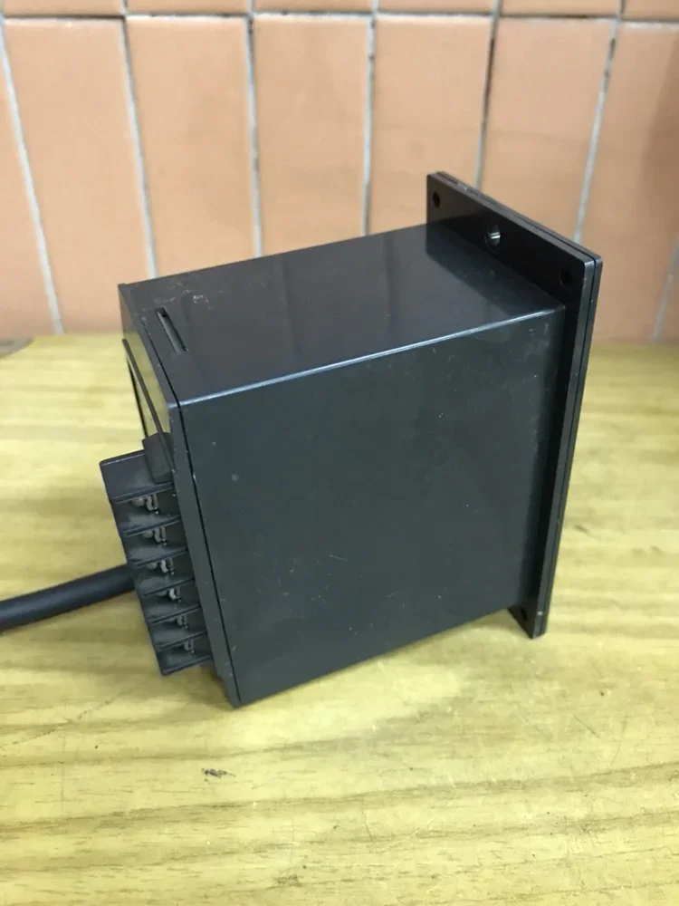 Regulador de velocidad USP206-2E usado