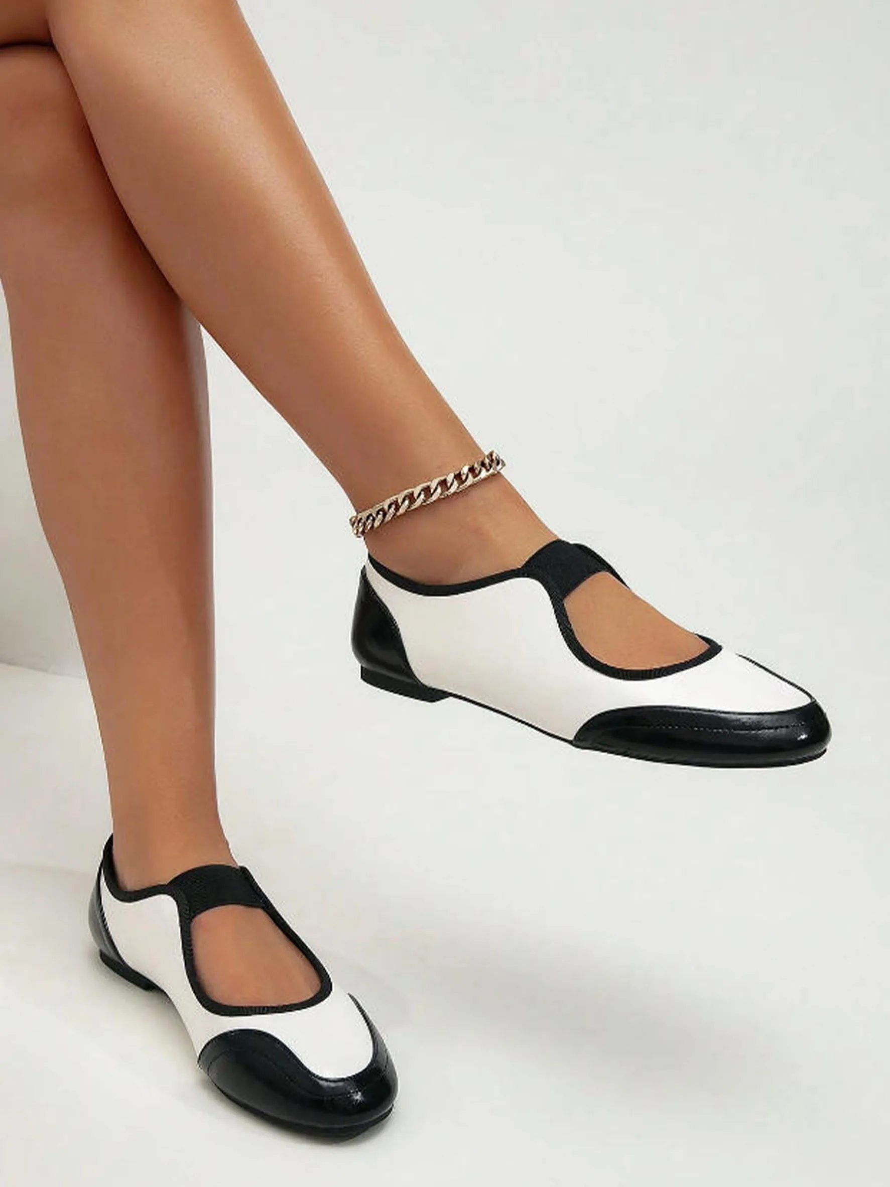 

Women's elastic shoulder strap design, anti slip, breathable, lightweight, one foot ballet flat shoes, contrasting flat shoes