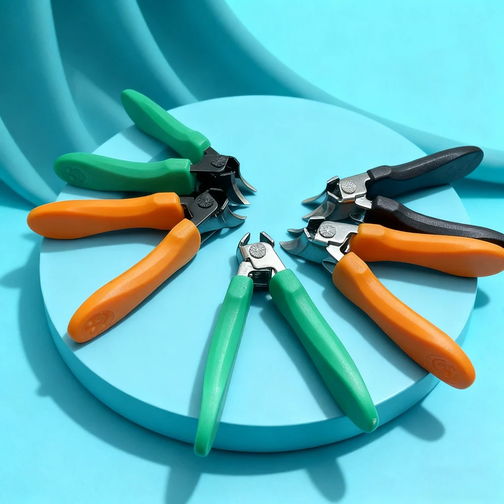 厚くて硬い爪用のプロ用爪切り 大きな開口部の飛散防止設計 超鋭利な刃 モダンな爪切りデザイン