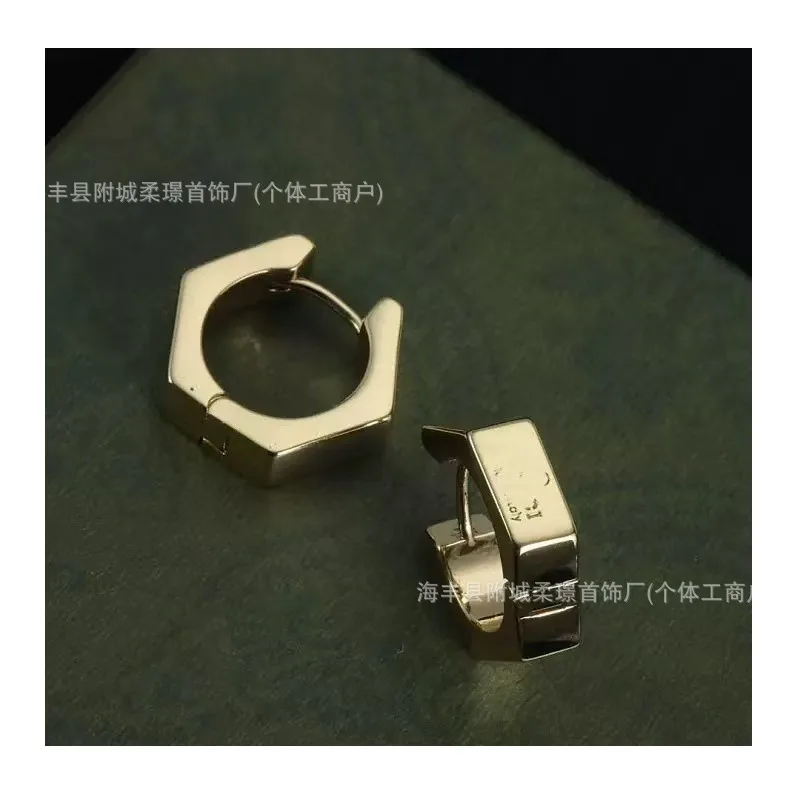 Internet Celebrity Earrings High Sense Foreign Style Square Ear Buckle Women Light Luxury Niche Design Cool Handsome Versatile E
