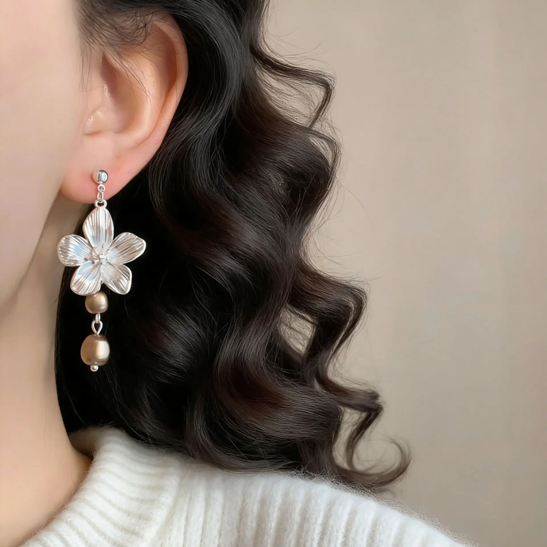 Boucles d'oreilles pendantes élégantes en perles et fleurs pour femmes, style rétro, pendentif pétale, bijoux décontractés pour fêtes, accessoires cadeaux