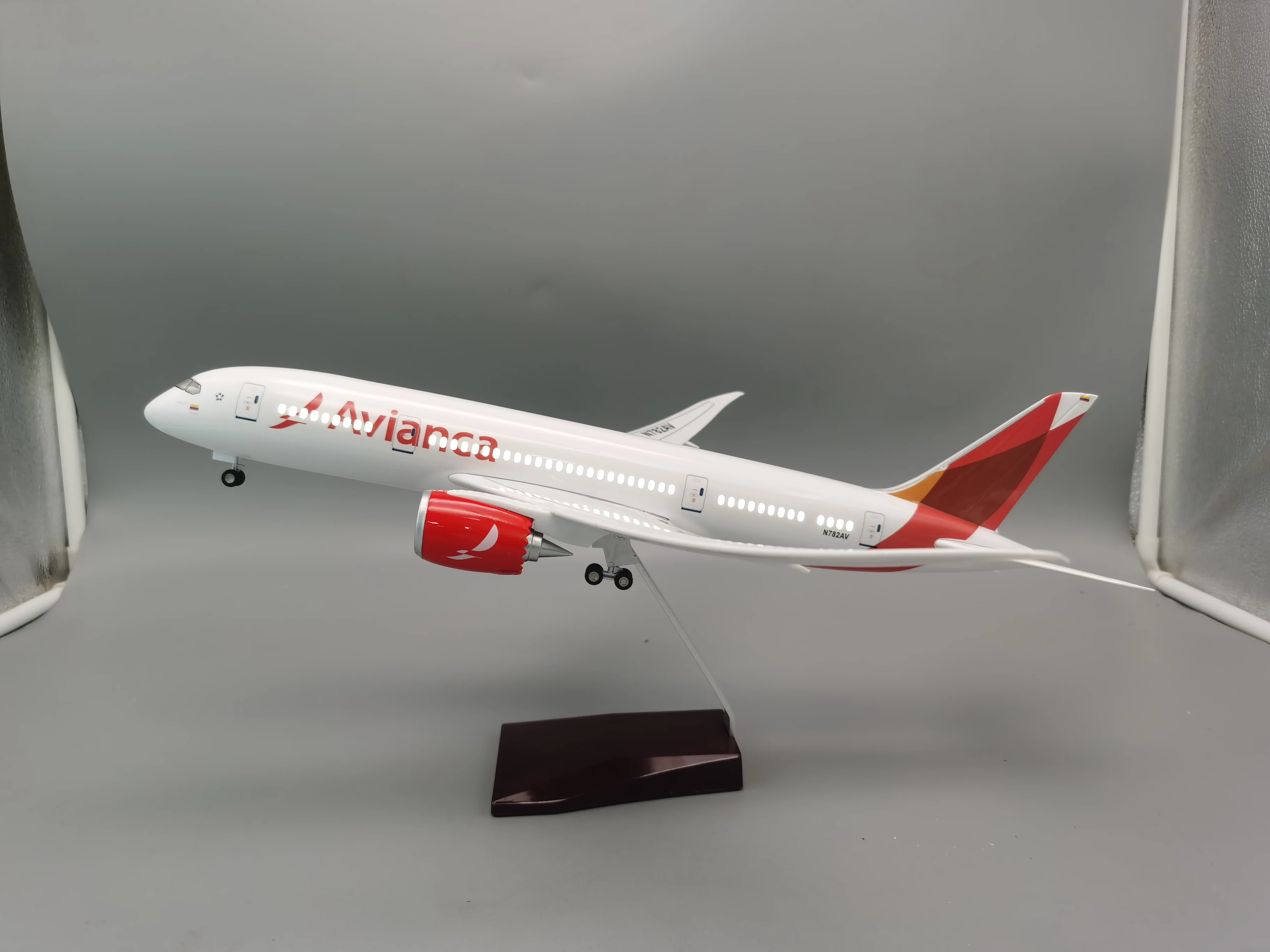 

43cm Plane Model Resin Aircraft Columbia Avianca B787 Airline Die-cast Airplane For Collection Or Gift Airplane Kids Toys