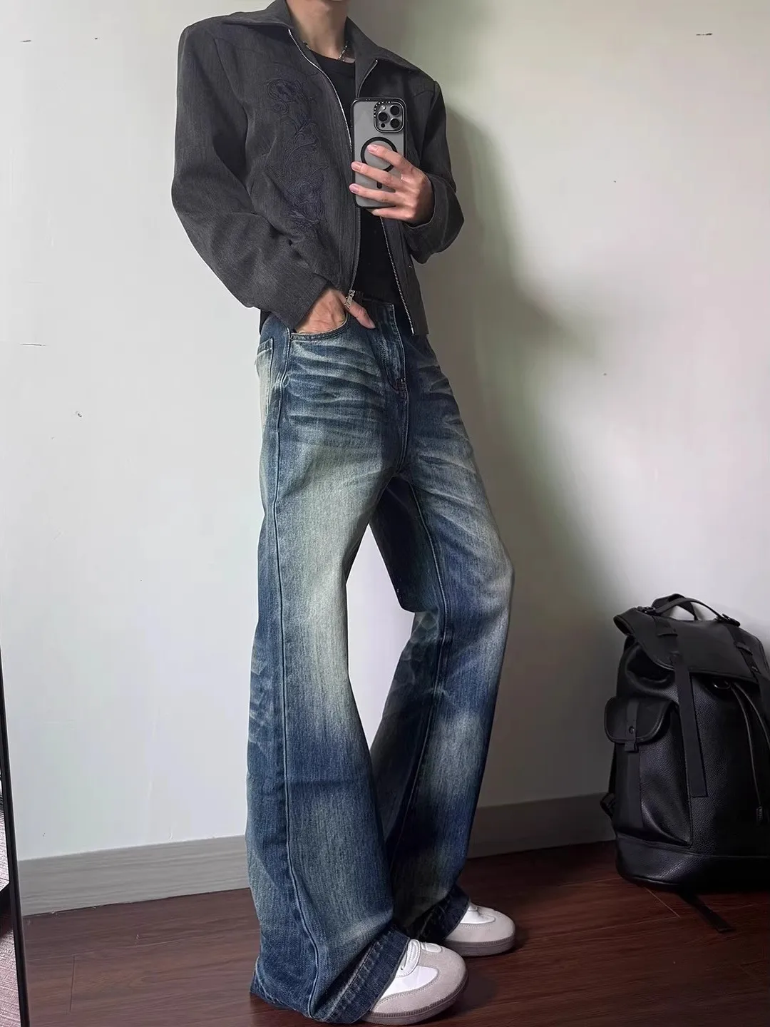 

Retro Washed Men's Bell Bottom Jeans Loose Straight Fit Winter Casual Wear Vintage Style mid Waist Zipper Fly Denim Pants