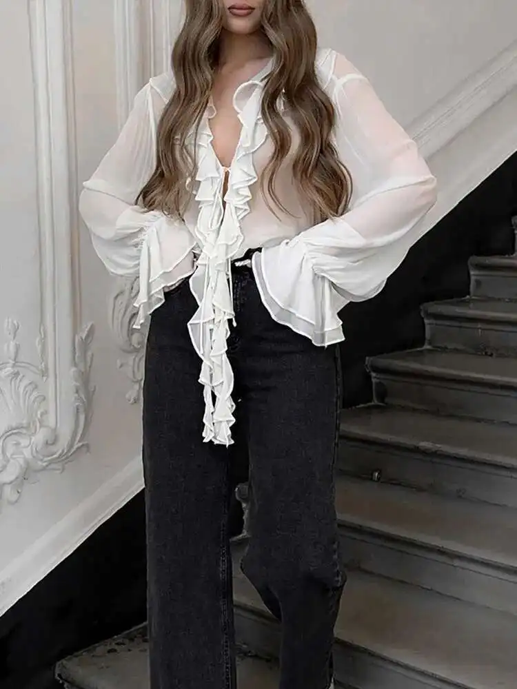Sexy Witte Flare Mouw See Through Shirt Mode V-hals Unces Lace Up Tops Nieuwe Vrouwelijke Lente Party High Street Blouse 2025