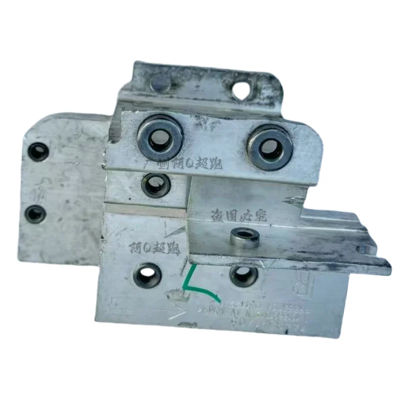 

Для Rolls Royce Cullinan левая и правая переходные пластины, оригинальные 51117448891 51117448892