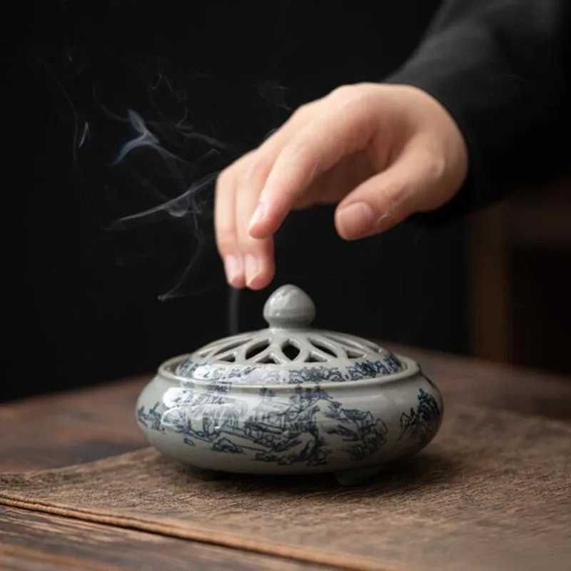 

Antique Hollow Blue and White Coil Incense Holder Aromatherapy Burner Sandalwood Fragrance Censer Ceramic Crafts Home Decor