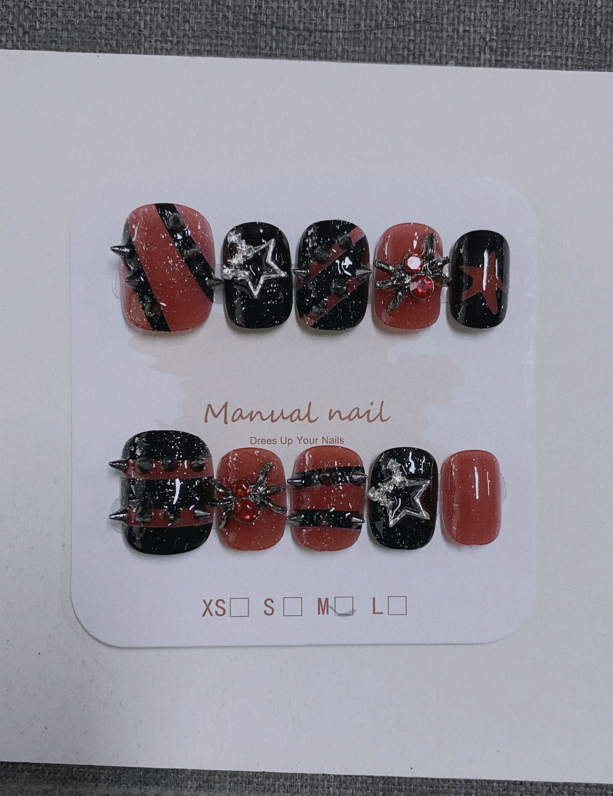 10-Piece Set of Short Square Punk Y2K Style Dark Handmade Fake Nails, Suitable for Music Festivals, Livehouse Performances, Dark-Themed Outfits, Street Style, Subculture Daily Outings, Halloween-Themed Looks, and Leather Outfit Combinations.