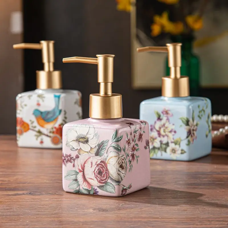 Vintage Flower Ceramic Lotion Bottle Gold Press Head Soap Dispenser Hotel Bathroom Shampoo Moisture Bottle Bathroom Accessories