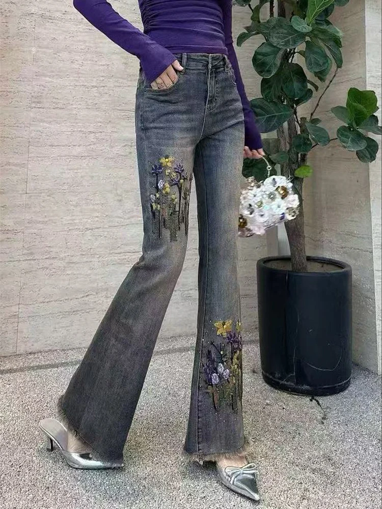レトロジーンズ レディース 2025年秋新作 重工業風花柄刺繍 おしゃれで万能なマイクロベルボトムパンツ