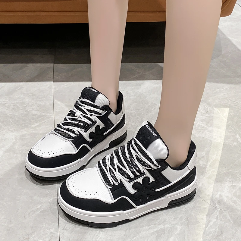 

Autumn Women Platform Sneakers Lace Up Non-Slip Wear-Resistant Bread Casual Sport Shoes Leisure Walking Vulcanized Shoes