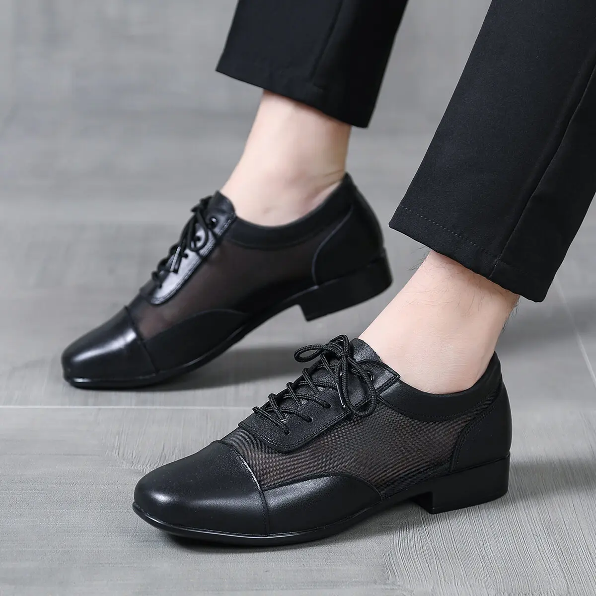 

Men's Square Dance Shoes for Couples Soft-Soled Dancing Shoes with Mesh Cowhide and Mid-Heel Modern
