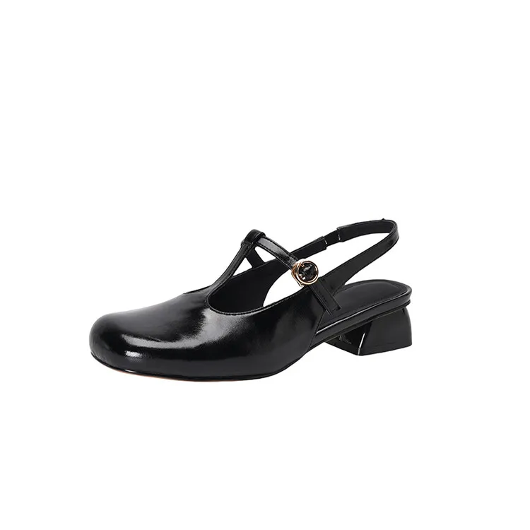 Round toe and thick heel with a design feel, comfortable and minimalist single shoe